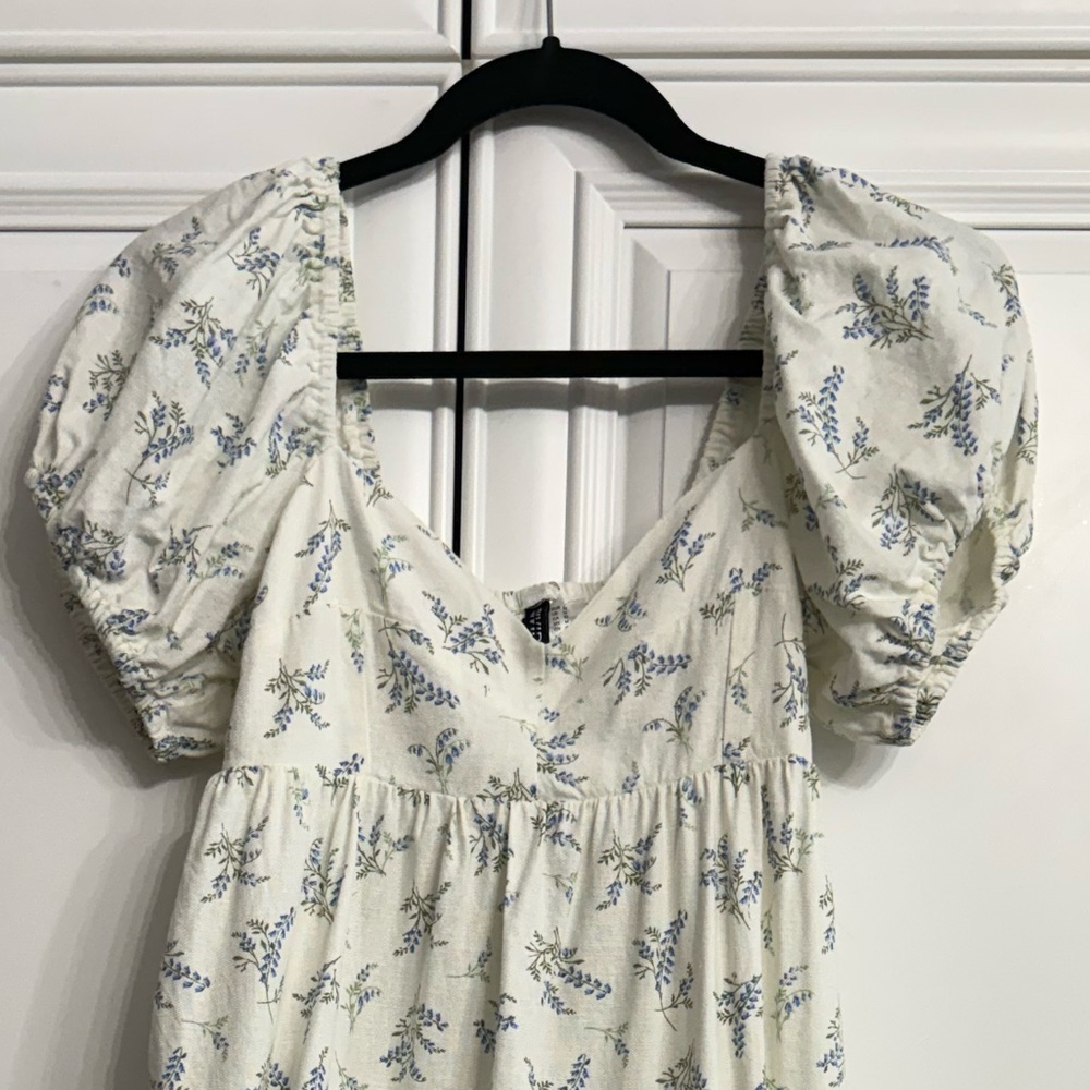 Divided Size Medium Cream/Floral Mini Dress Short Puff Sleeves Sweetheart Neck - Picture 3 of 9